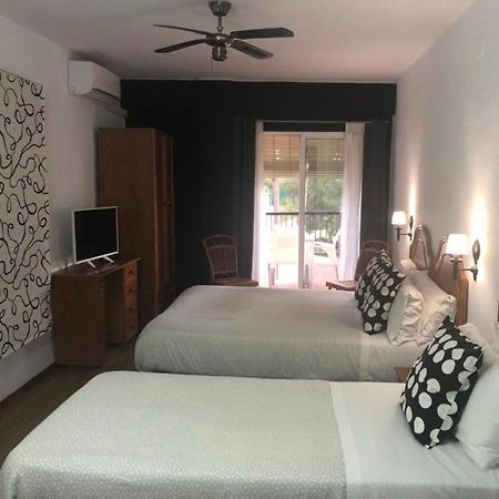 Hostal Victoria Altura Екстериор снимка