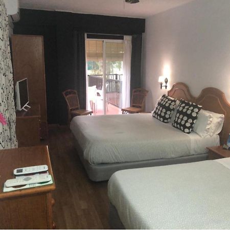 Hostal Victoria Altura Екстериор снимка