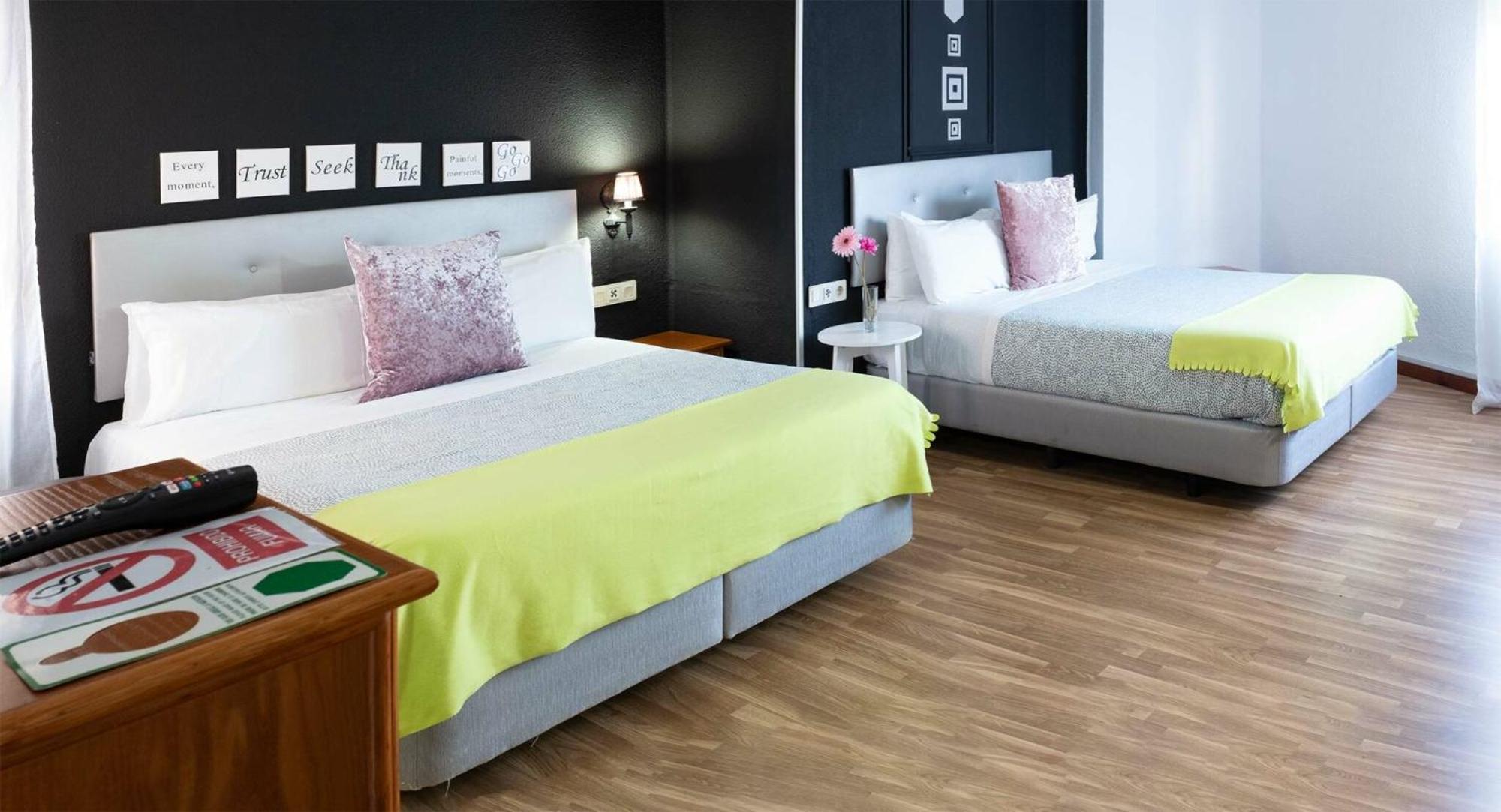 Hostal Victoria Altura Екстериор снимка