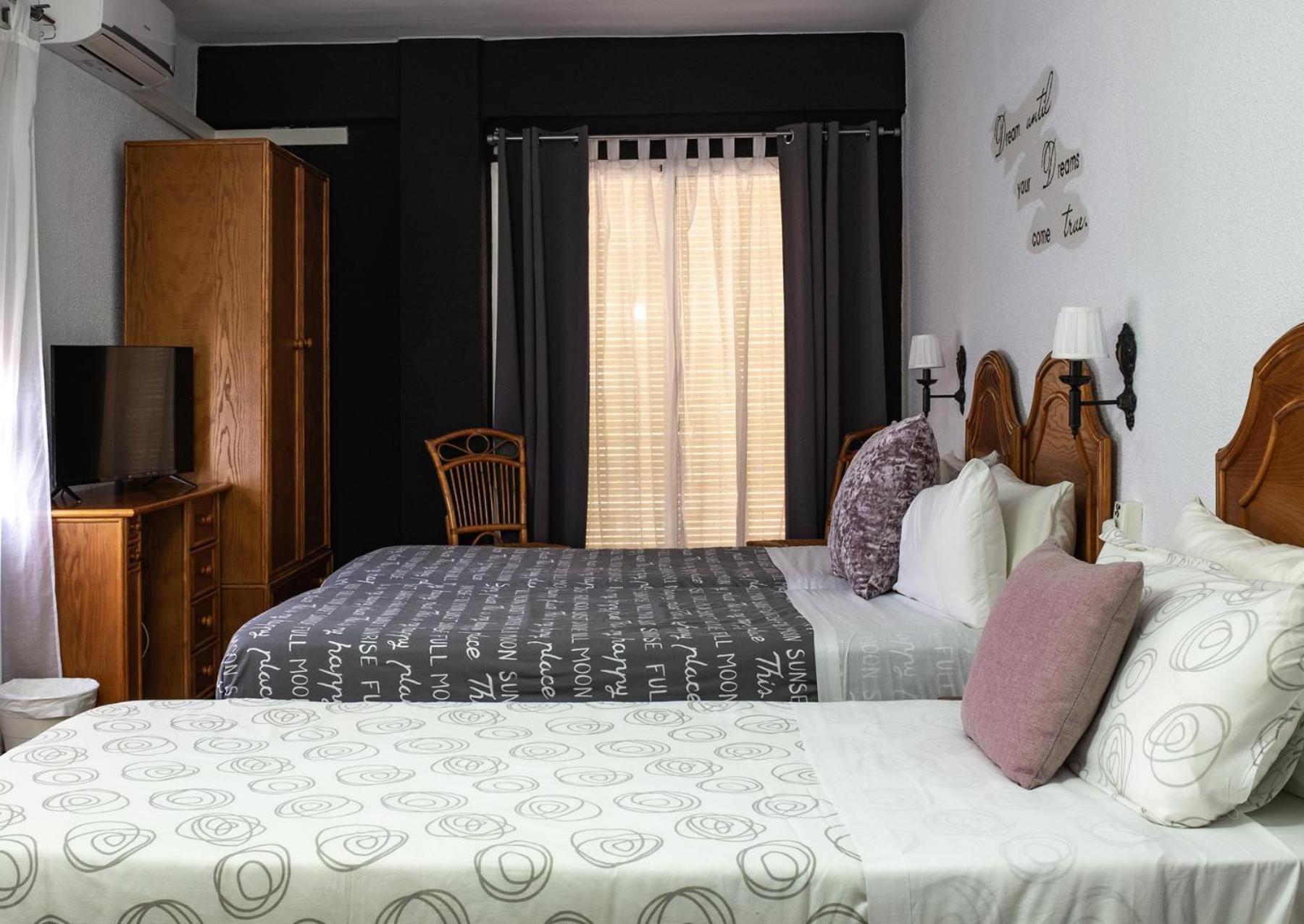 Hostal Victoria Altura Екстериор снимка