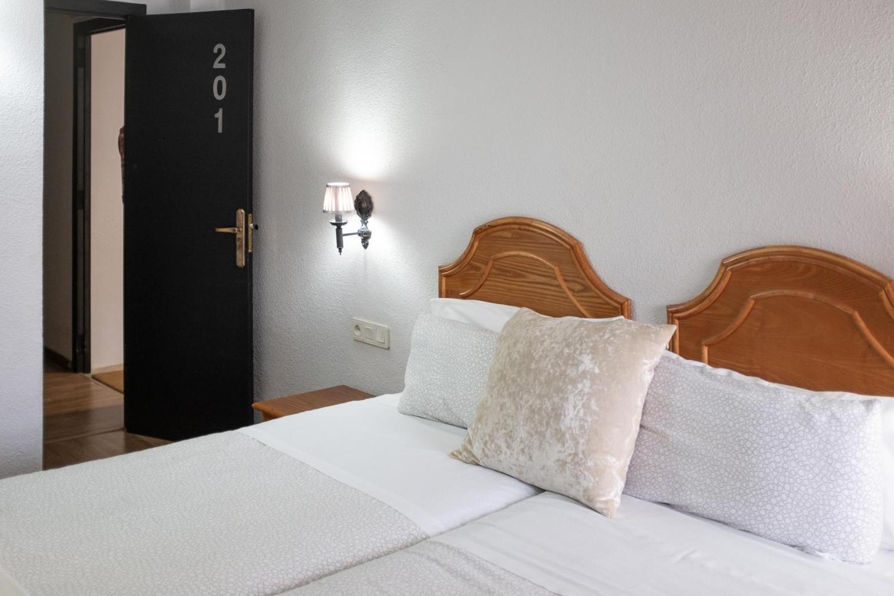 Hostal Victoria Altura Екстериор снимка